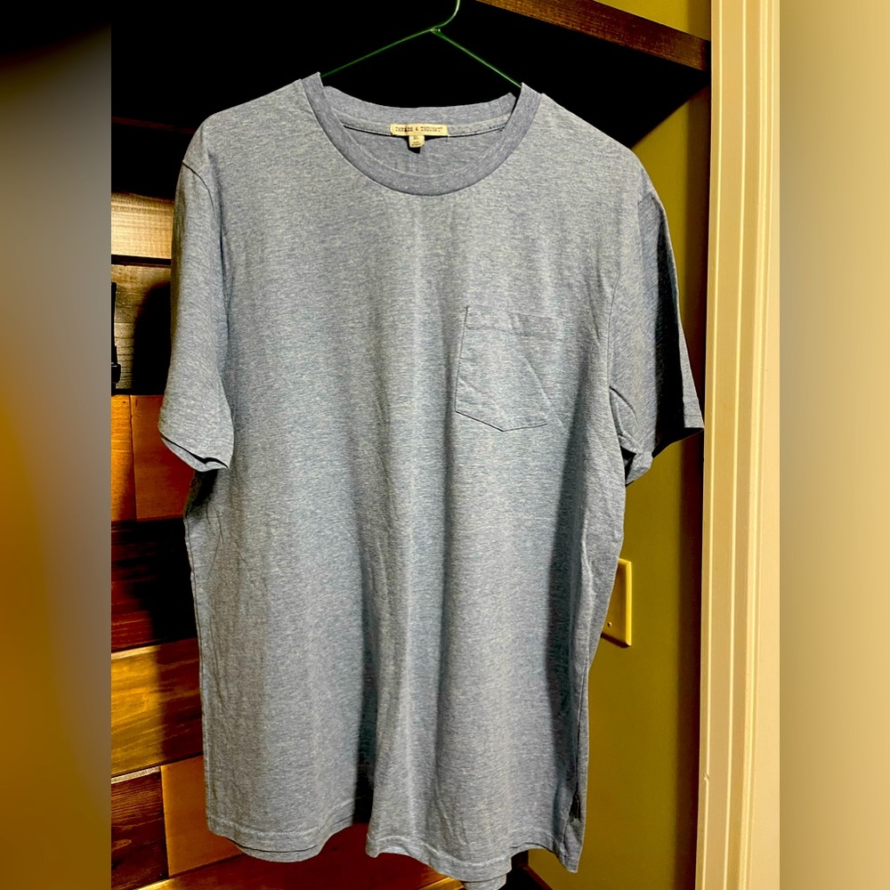 1 Men's Threads 4 Thought pocket T-shirt. In perfect condition.